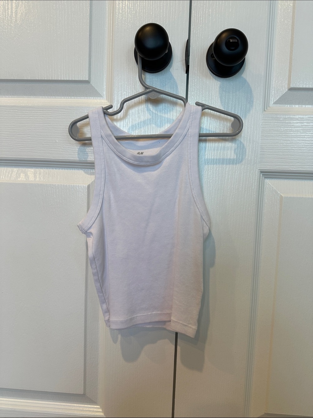 H&M Kid 8/10 White Sleeveless Ribbed Tank - Cropped Fit